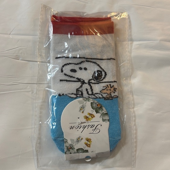 Fashion Classic Accessories - Snoopy & Woodstock Socks